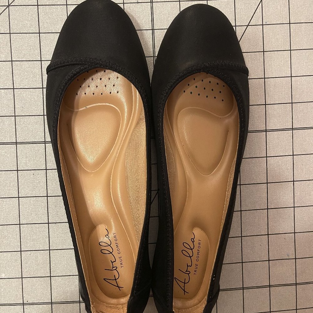 Abella True Comfort ballet flats size 9M